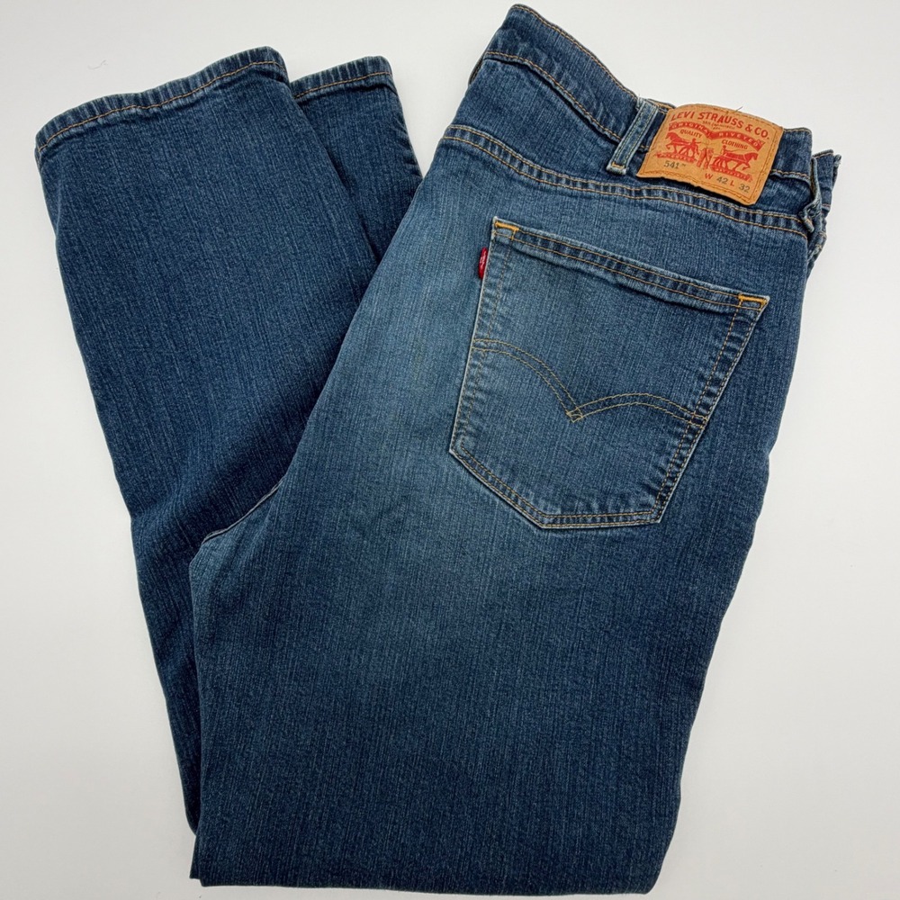 Levis 541 Athletic Taper Jeans Mens 42x32 Medium Blue Wash Denim 18181-0017